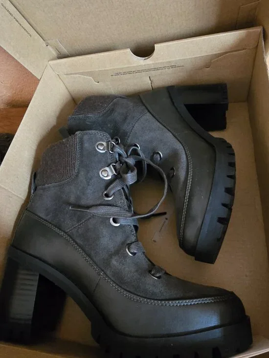 UGG BLACK WATERPROOF SUEDE REDWOOD BOOTS Size 7 - Picture 11 of 12